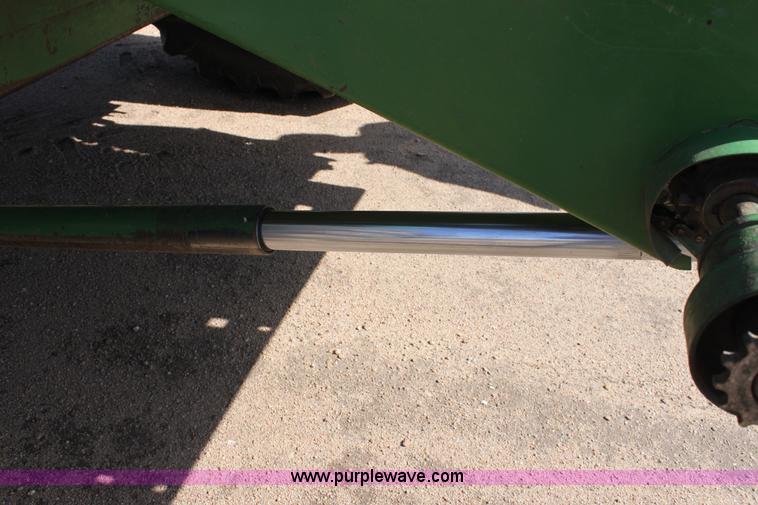 image for item A7394 1985 John Deere 8820 Titan II combine