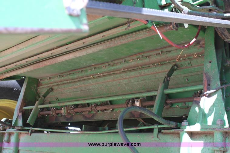 image for item A7394 1985 John Deere 8820 Titan II combine