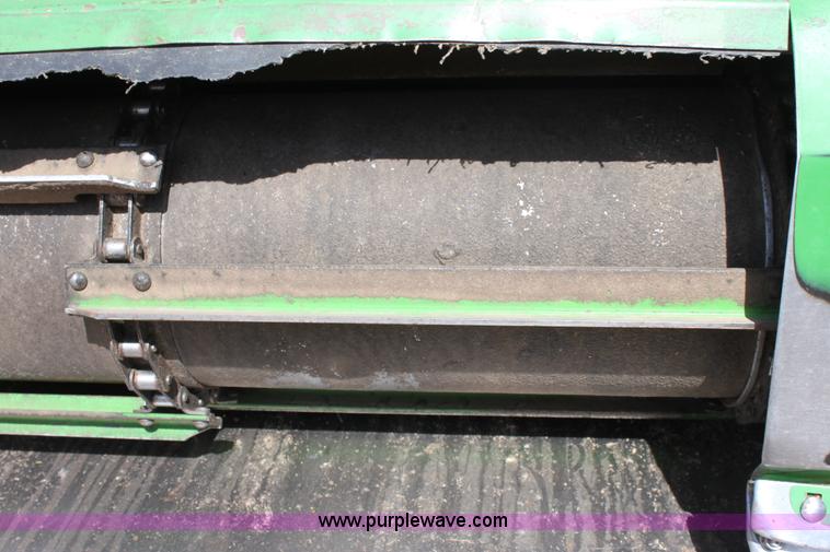 image for item A7394 1985 John Deere 8820 Titan II combine