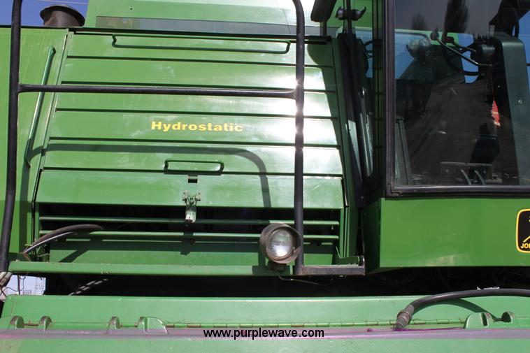 image for item A7394 1985 John Deere 8820 Titan II combine