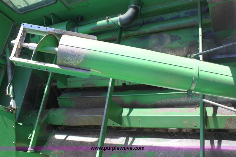image for item A7394 1985 John Deere 8820 Titan II combine