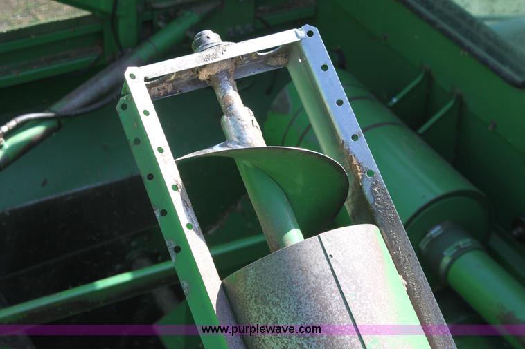 image for item A7394 1985 John Deere 8820 Titan II combine