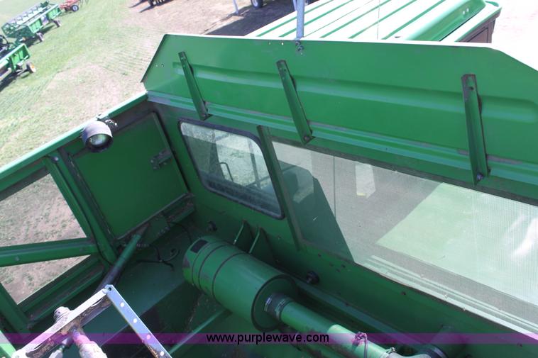 image for item A7394 1985 John Deere 8820 Titan II combine