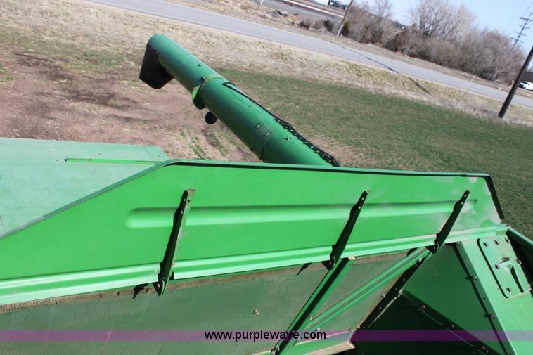 image for item A7394 1985 John Deere 8820 Titan II combine