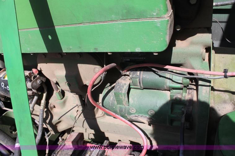 image for item A7394 1985 John Deere 8820 Titan II combine