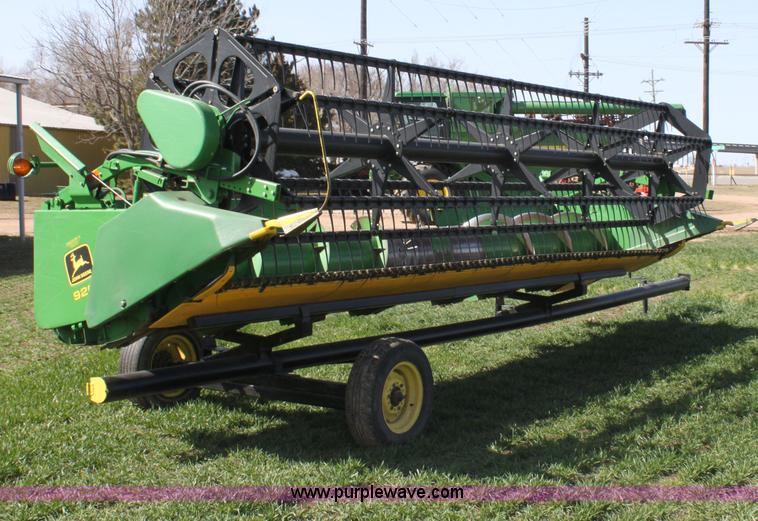 image for item A7395 1997 John Deere 920 flex head