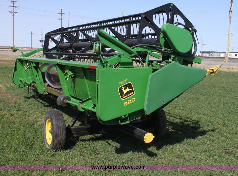 image for item A7395 1997 John Deere 920 flex head