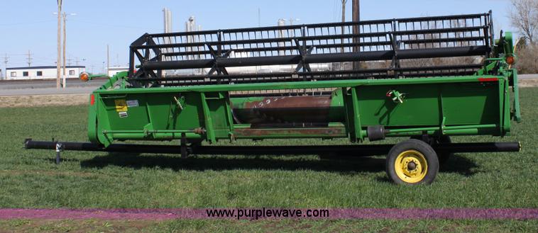 image for item A7395 1997 John Deere 920 flex head