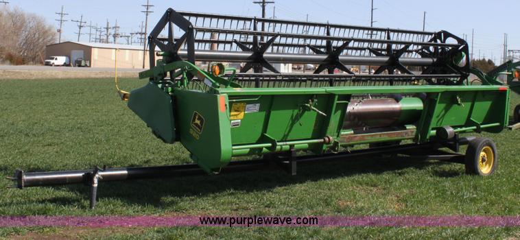 image for item A7395 1997 John Deere 920 flex head