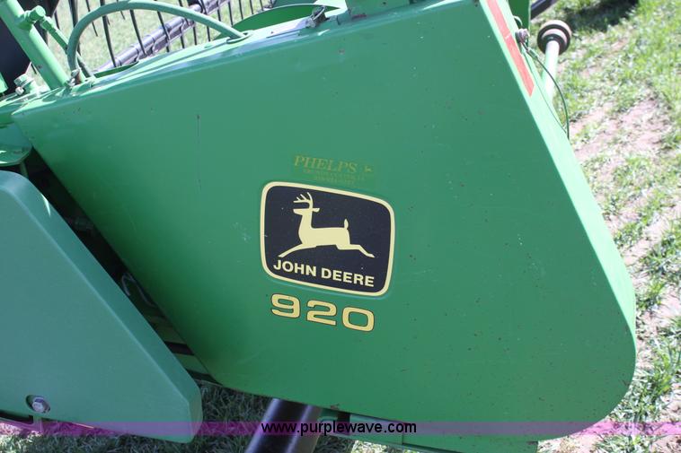 image for item A7395 1997 John Deere 920 flex head