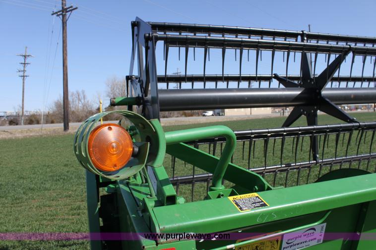 image for item A7395 1997 John Deere 920 flex head