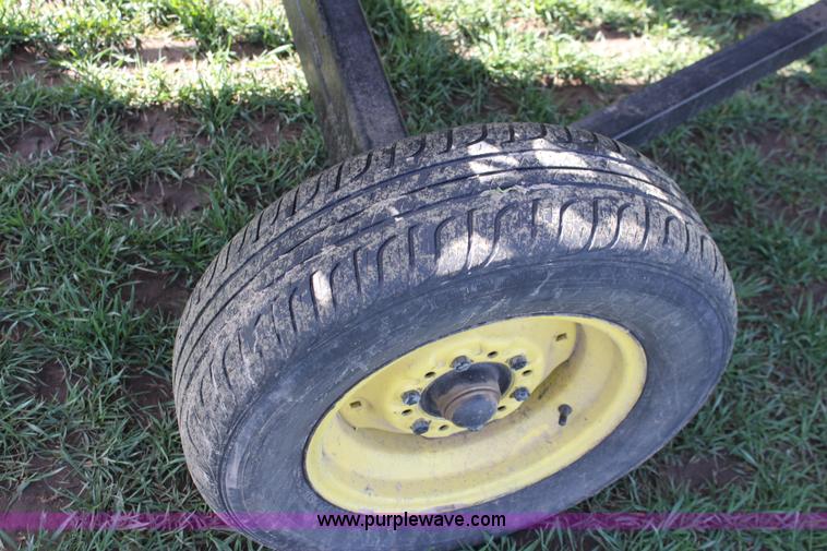 image for item A7395 1997 John Deere 920 flex head
