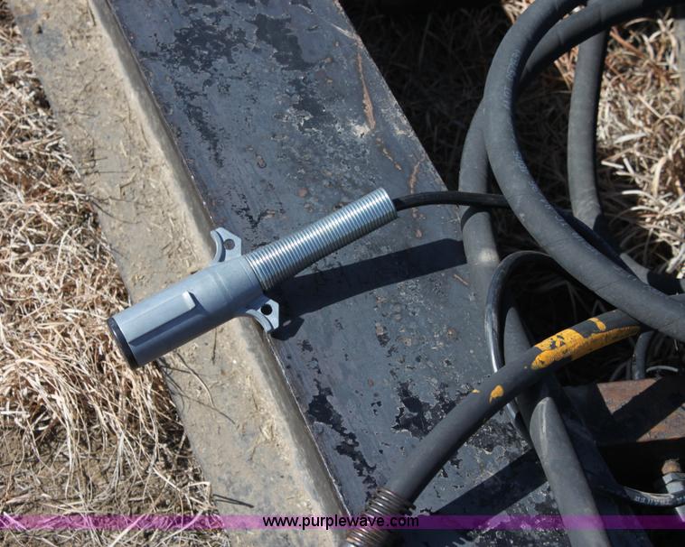 image for item A7408 1988 33' single axle combine trailer