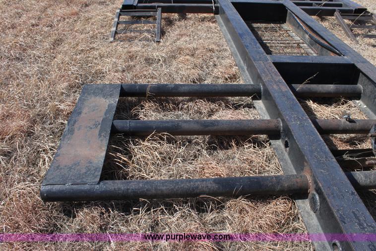 image for item A7408 1988 33' single axle combine trailer