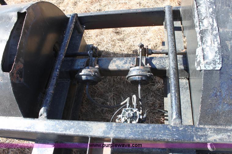 image for item A7408 1988 33' single axle combine trailer
