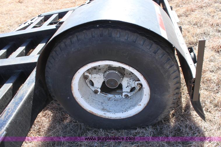 image for item A7408 1988 33' single axle combine trailer