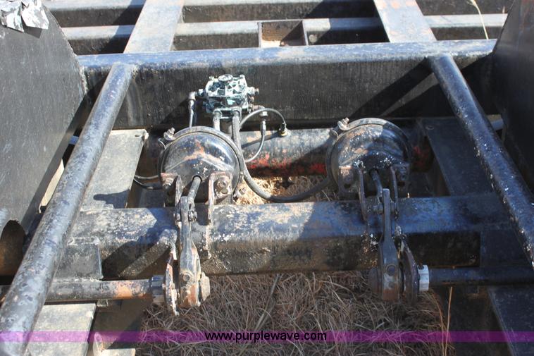 image for item A7408 1988 33' single axle combine trailer