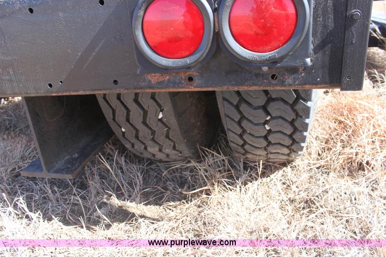 image for item A7408 1988 33' single axle combine trailer