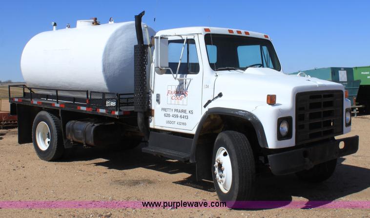 image for item A7436 1979 International 1854 liquid tender truck