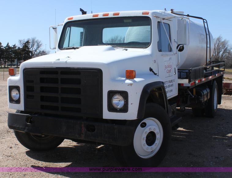 image for item A7436 1979 International 1854 liquid tender truck