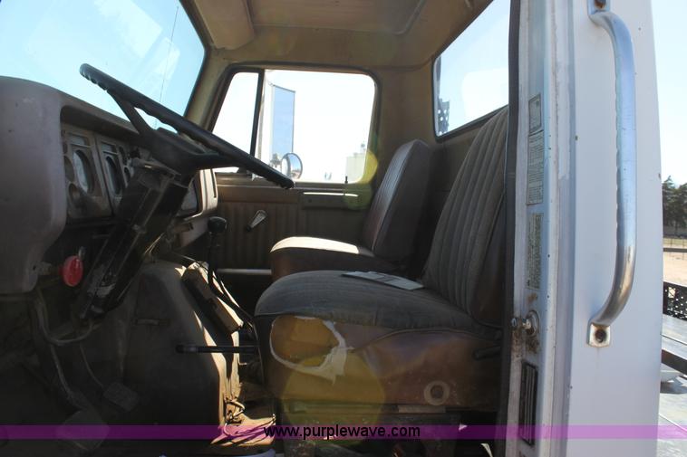 image for item A7436 1979 International 1854 liquid tender truck