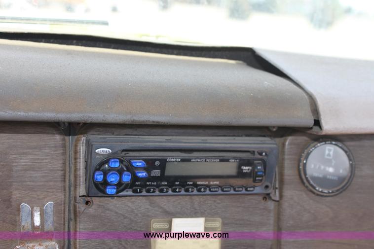 image for item A7436 1979 International 1854 liquid tender truck