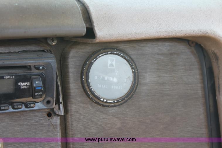 image for item A7436 1979 International 1854 liquid tender truck