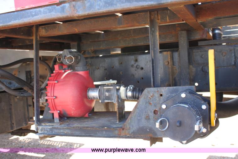 image for item A7436 1979 International 1854 liquid tender truck