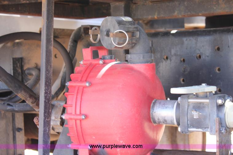 image for item A7436 1979 International 1854 liquid tender truck