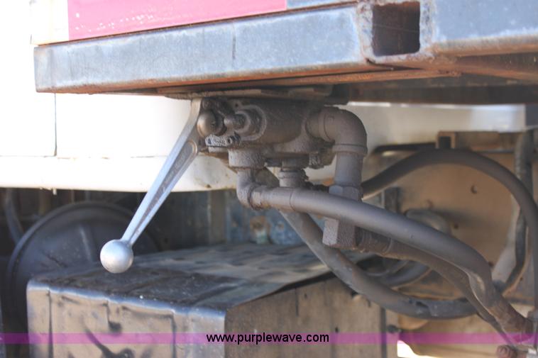 image for item A7436 1979 International 1854 liquid tender truck