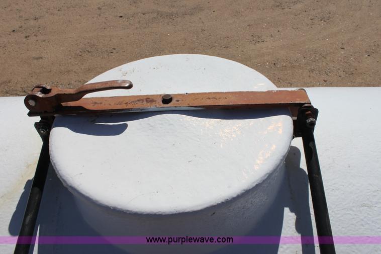 image for item A7436 1979 International 1854 liquid tender truck