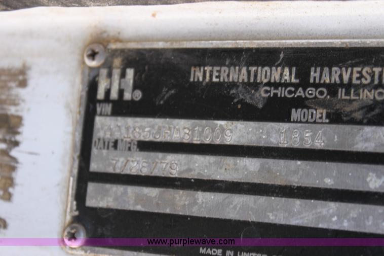 image for item A7436 1979 International 1854 liquid tender truck