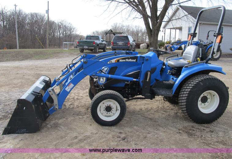 image for item B2630 2004 New Holland TC33DA MFWD tractor