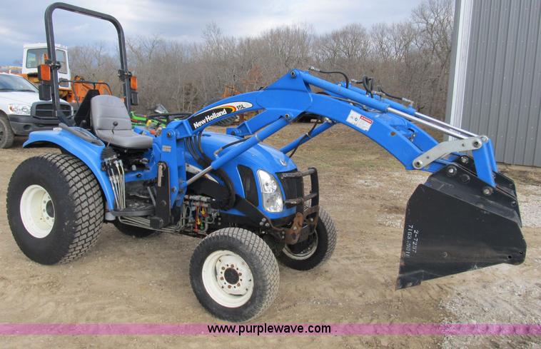 image for item B2630 2004 New Holland TC33DA MFWD tractor