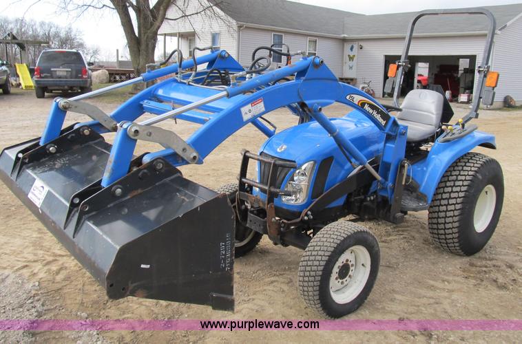 image for item B2630 2004 New Holland TC33DA MFWD tractor