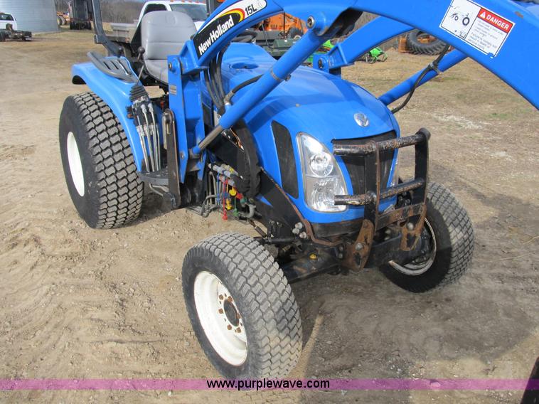image for item B2630 2004 New Holland TC33DA MFWD tractor