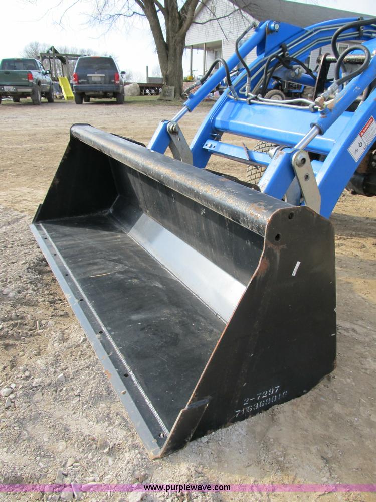 image for item B2630 2004 New Holland TC33DA MFWD tractor