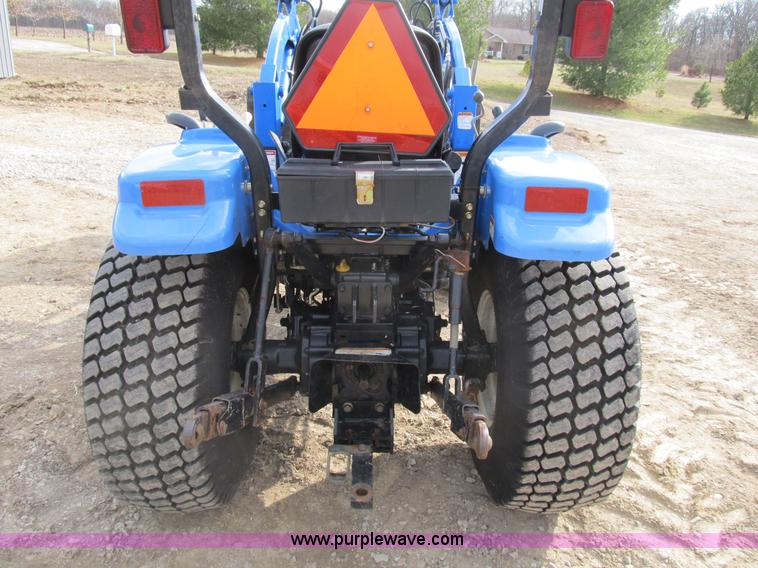 image for item B2630 2004 New Holland TC33DA MFWD tractor