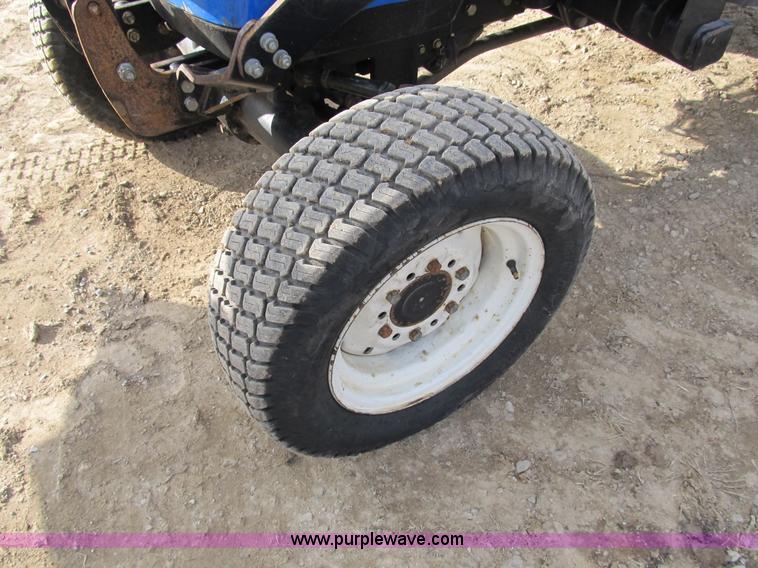 image for item B2630 2004 New Holland TC33DA MFWD tractor