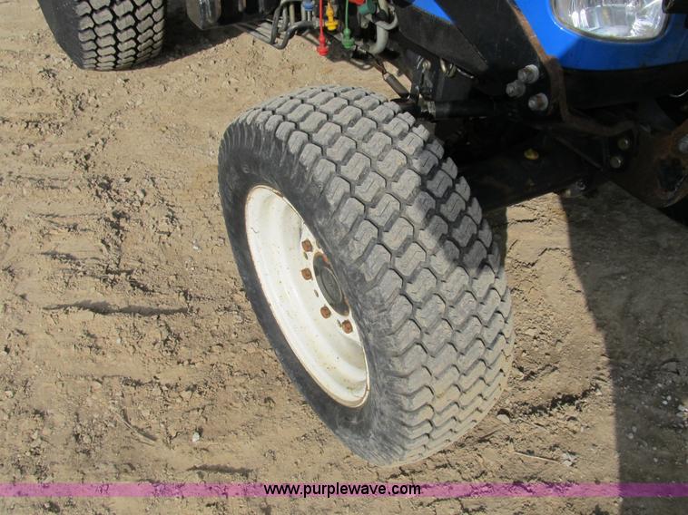 image for item B2630 2004 New Holland TC33DA MFWD tractor