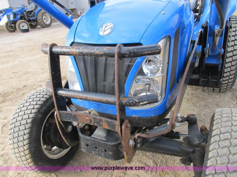 image for item B2630 2004 New Holland TC33DA MFWD tractor