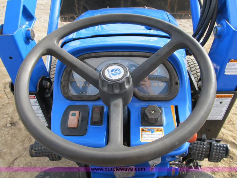 image for item B2630 2004 New Holland TC33DA MFWD tractor