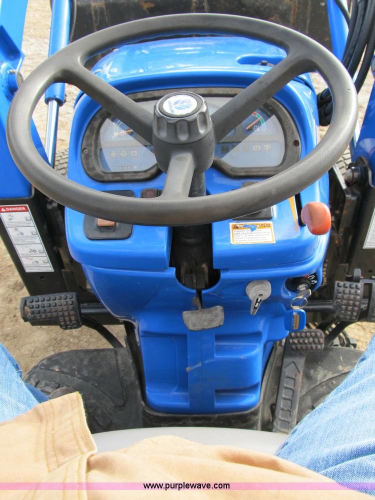 image for item B2630 2004 New Holland TC33DA MFWD tractor