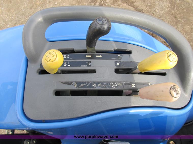 image for item B2630 2004 New Holland TC33DA MFWD tractor