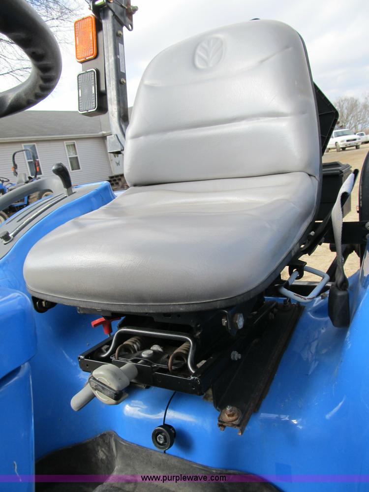 image for item B2630 2004 New Holland TC33DA MFWD tractor