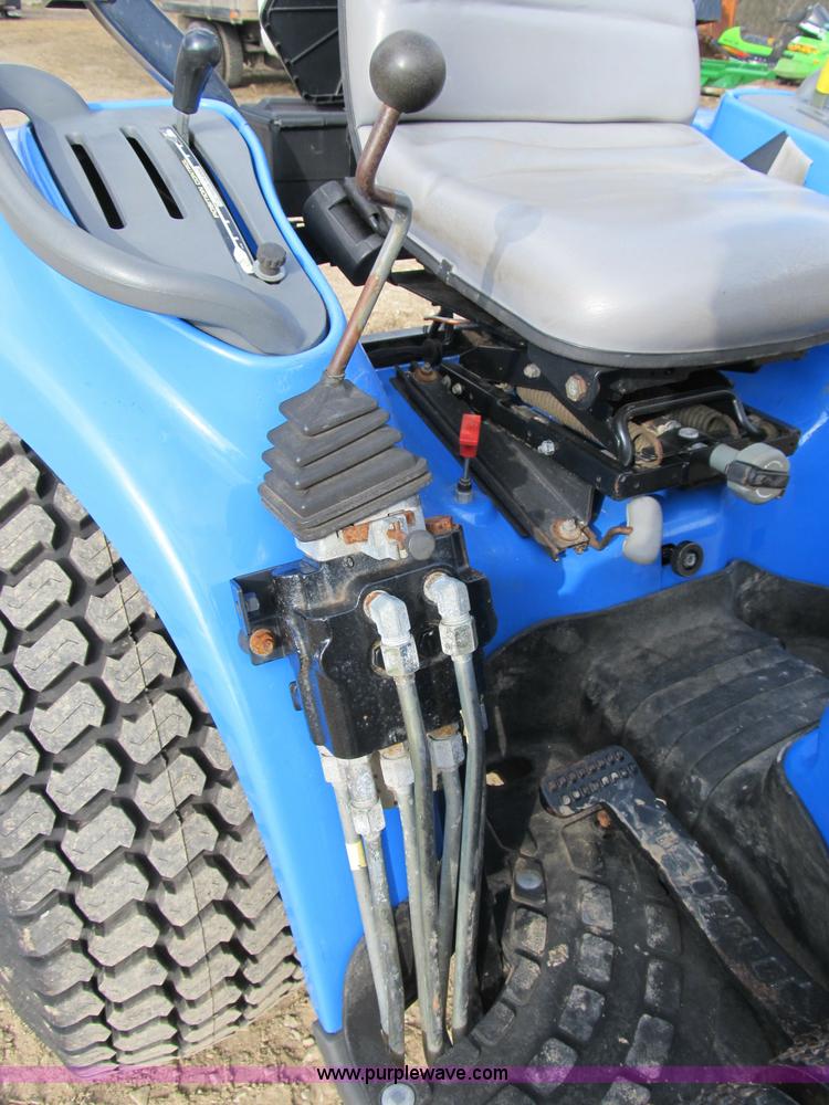 image for item B2630 2004 New Holland TC33DA MFWD tractor