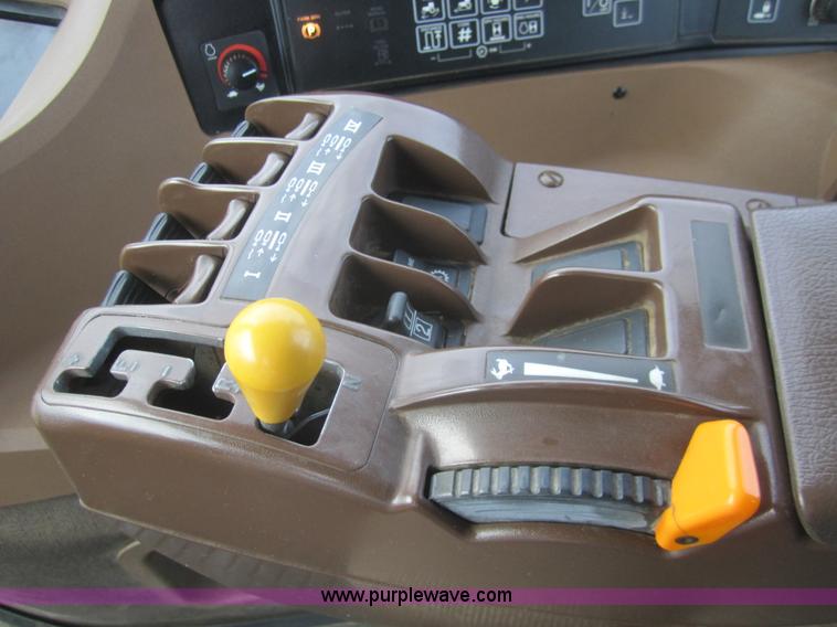 image for item B5690 2004 John Deere 9420 4WD tractor