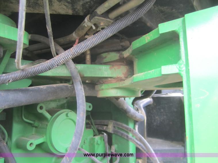 image for item B5690 2004 John Deere 9420 4WD tractor