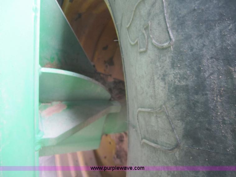 image for item B5690 2004 John Deere 9420 4WD tractor