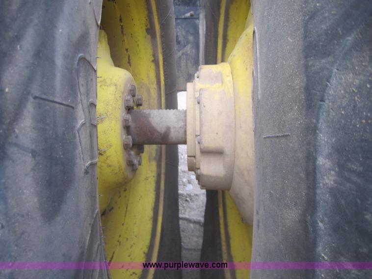 image for item B5690 2004 John Deere 9420 4WD tractor